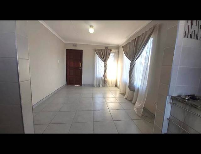 3 BEDROOM HOUSE FOR SALE IN WYEBANK
